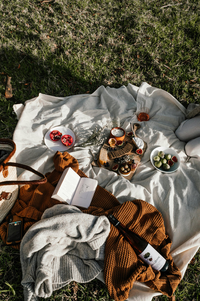 What to Pack for a Mediterranean Picnic