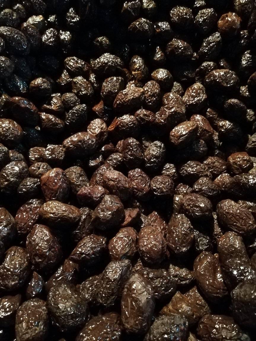Greek Black Raisins Olives 5